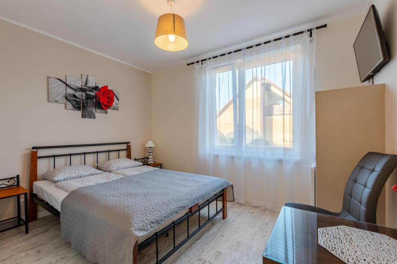 Ferienwohnung Camelot Leba Exterior foto
